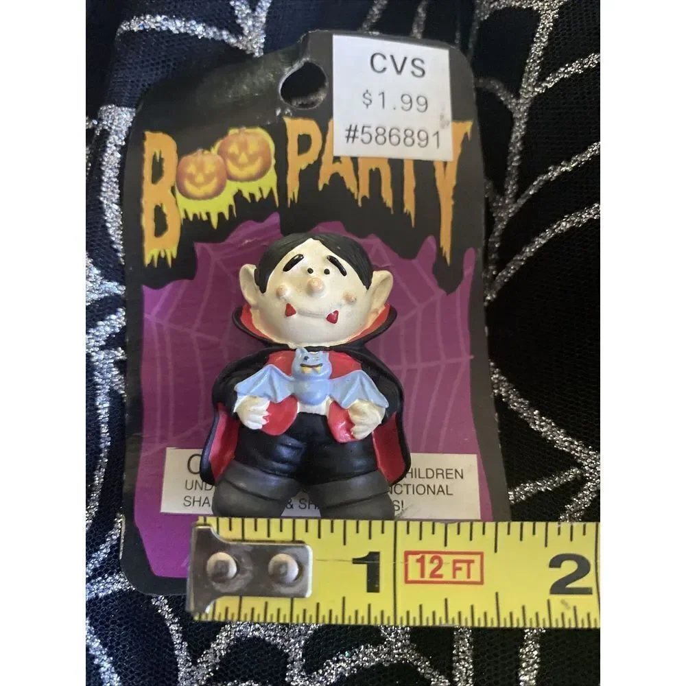 Halloween Vintage 1997 CVS Boo Party HALLOWEEN LAPEL PIN #586891 Dracula